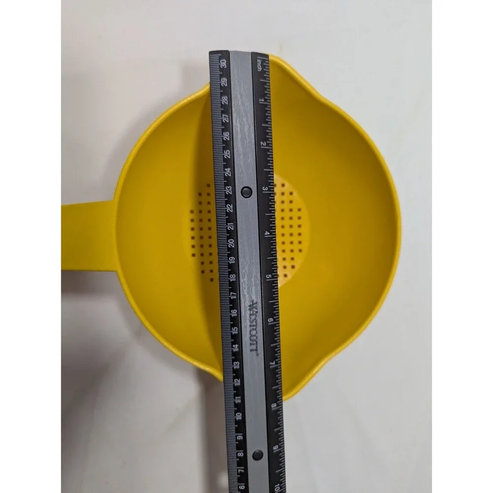 Tupperware Yellow Handheld Strainer – 7.5
